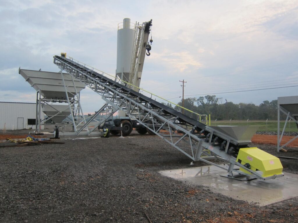 Silo and Conveyor Silo and Conveyor